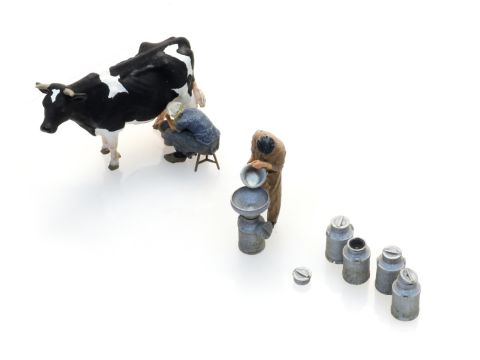 Artitec Milking farmers - ready-made, painted - H0 / 1:87 (AR5870023)