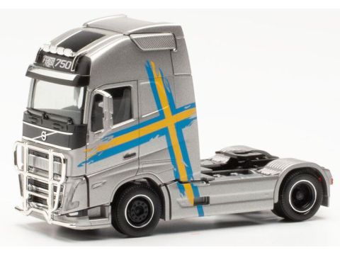 Herpa Volvo FH 16 Gl. XL '20 + Lampenbeugel Zweden, zilver - H0 / 1:87 (H315289-003)