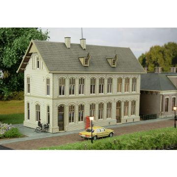 Unique Laser-Cut Building Kit - Post office - L: 216 mm x B: 85 mm x H: 157 mm - H0 / 1:87 (10-0051-04)