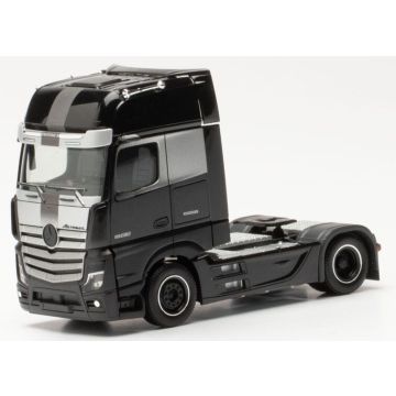 Herpa Mercedes Benz Actros `18 G. Edition 3 - black - H0 / 1:87 (H315852-002)