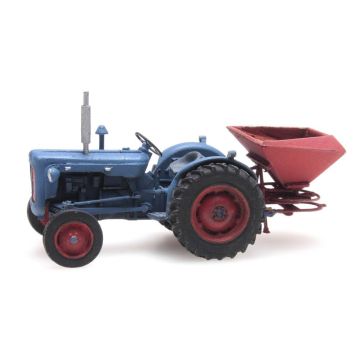 Artitec Fordson tractor with broadcast spreader - H0 / 1:87 (AR387.347)